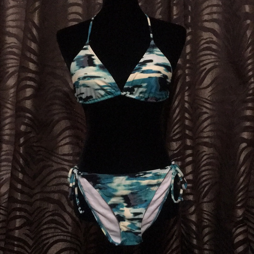 2-pc Oakley swim suit